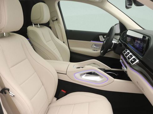 New 2026 Mercedes-Benz GLS 450 4MATIC image 7