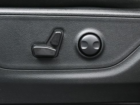 Used 2023 RAM 1500 Big Horn AWD/4WD image 10