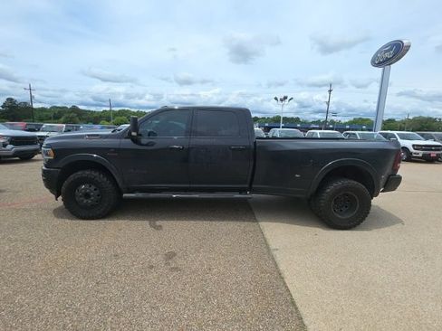 Used 2022 RAM 3500 Laramie w/ Night Edition AWD/4WD image 4