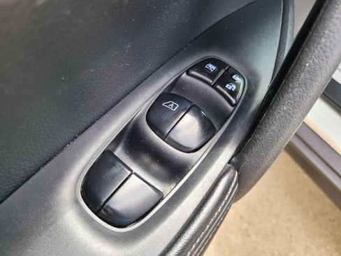Used 2020 Nissan Rogue SV AWD/4WD image 20