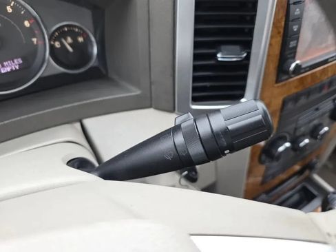 Used 2008 Jeep Grand Cherokee Limited w/ Trailer Tow Group IV RWD image 25
