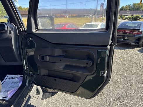 Used 2012 Jeep Wrangler Unlimited Sport w/ Connectivity Group image 17