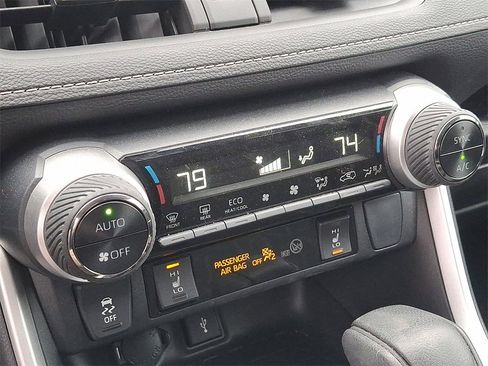 Used 2022 Toyota RAV4 XLE image 16