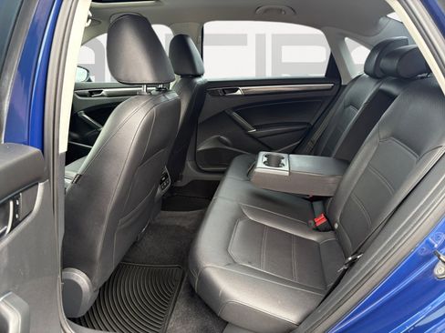 Used 2016 Volkswagen Passat 1.8T SE FWD image 22