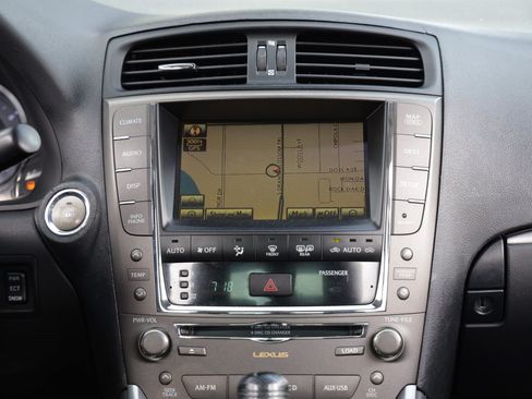 Used 2011 Lexus IS 350 w/ Premium Pkg Value Edition RWD image 38