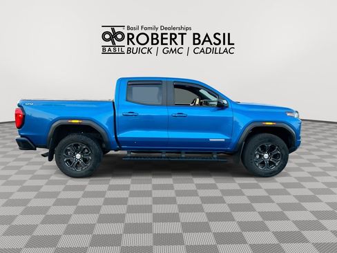 Used 2024 GMC Canyon Elevation w/ Elevation Premium Package AWD/4WD image 9