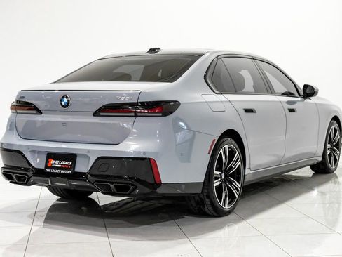 Used 2024 BMW 760i xDrive w/ Premium Package 2 AWD/4WD image 5