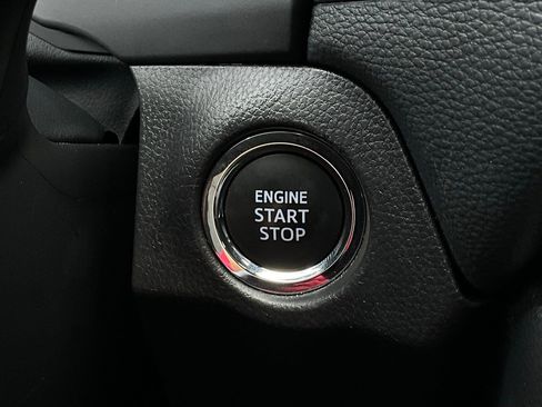 Used 2025 Toyota RAV4 XLE image 29