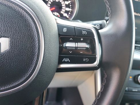 Certified 2024 Kia Carnival LX image 29