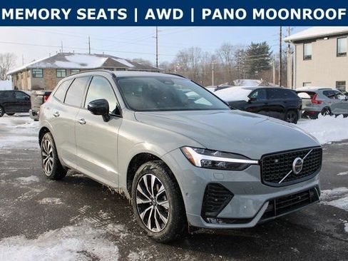 Used 2025 Volvo XC60 B5 Plus image 2