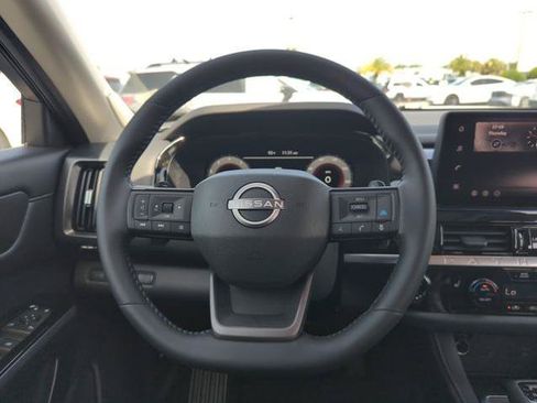 Certified 2026 Nissan Pathfinder SL w/ SL Premium Package FWD image 26