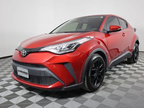 Used 2020 Toyota C-HR LE image 5