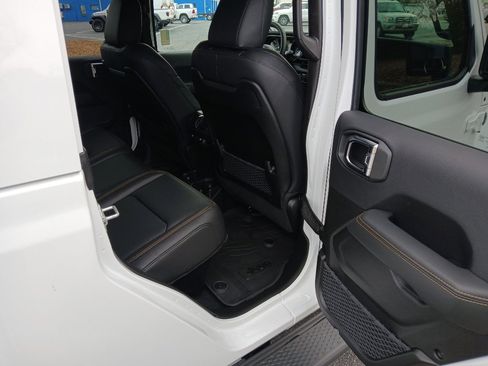 New 2025 Jeep Gladiator Sport image 29