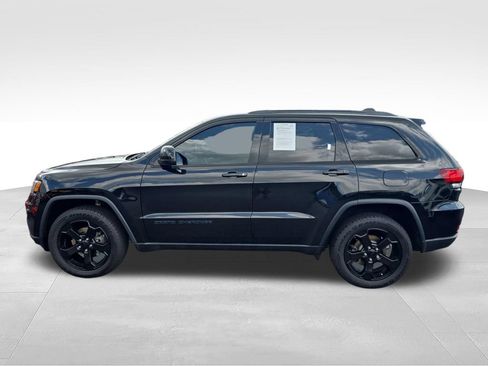 Used 2019 Jeep Grand Cherokee Laredo AWD/4WD image 2