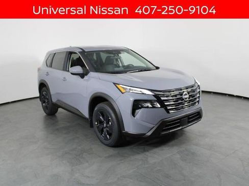 Certified 2026 Nissan Rogue SV FWD image 11