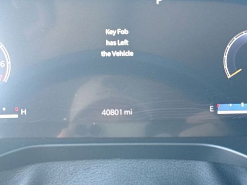 Used 2022 Jeep Grand Cherokee L Limited RWD image 9