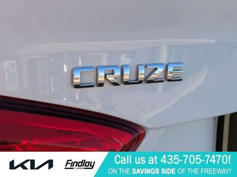 Used 2019 Chevrolet Cruze LT w/ Sun And Sound Package FWD image 11