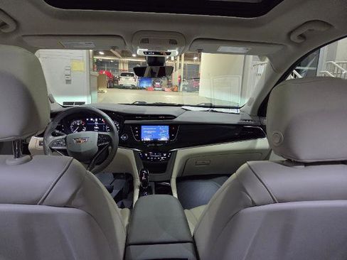 Used 2024 Cadillac XT6 Premium Luxury w/ Technology Package image 18
