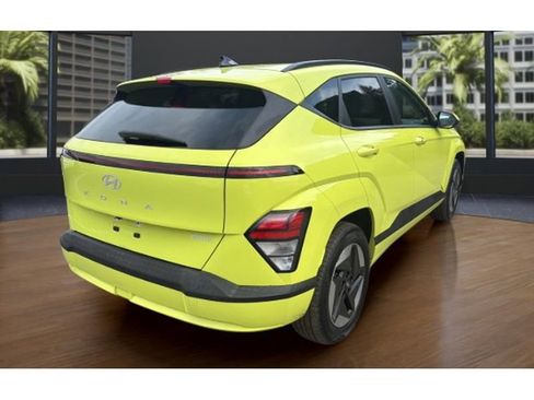 Used 2024 Hyundai Kona SEL FWD image 3