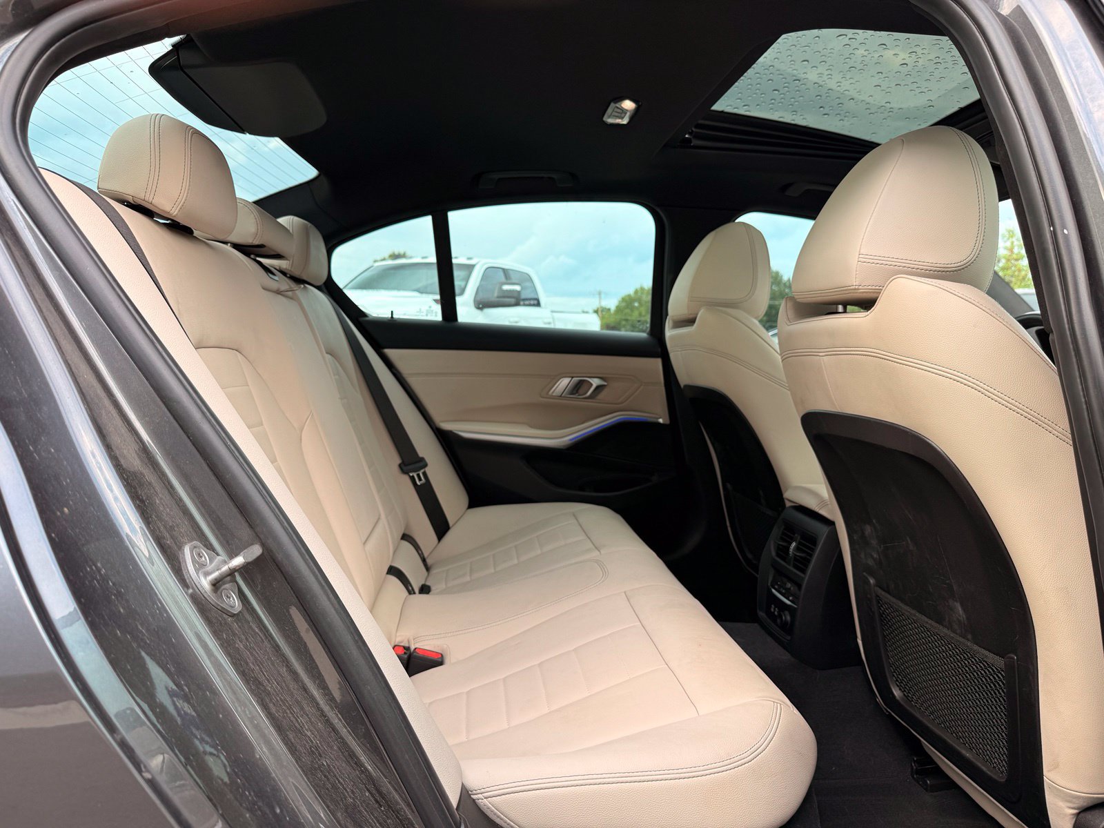 Used 2020 BMW 330i Sedan w/ M Sport Package RWD image 25