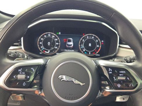 Used 2024 Jaguar F-PACE R-Dynamic S image 34