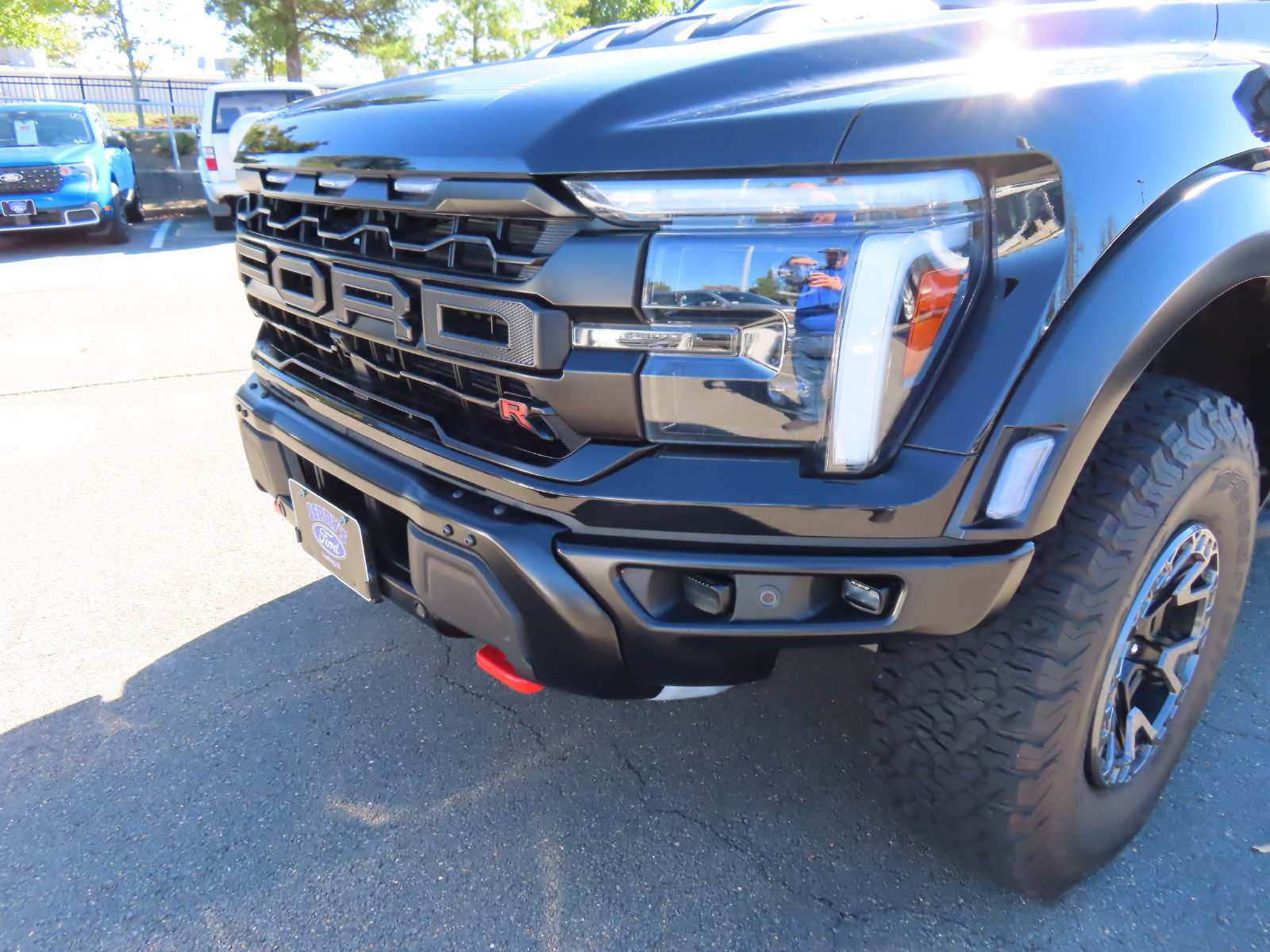 Certified 2025 Ford F150 Raptor w/ Equipment Group 803A Raptor R AWD/4WD image 9