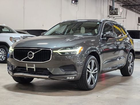 Used 2019 Volvo XC60 T6 Momentum w/ Advanced Package image 4