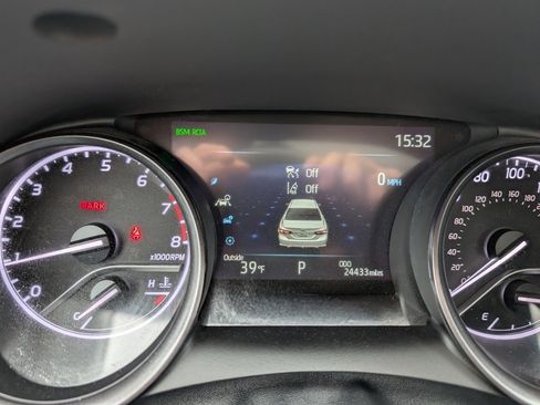 Used 2023 Toyota Camry SE w/ Cold Weather Package image 23