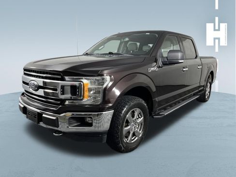 Used 2018 Ford F150 XLT w/ Equipment Group 302A Luxury AWD/4WD image 4