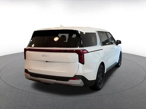 Used 2026 Kia Carnival FWD image 12