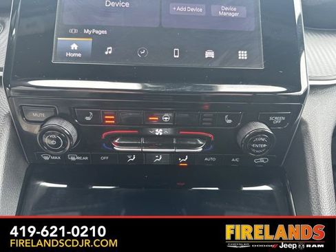 Used 2023 Jeep Grand Cherokee L Laredo image 30