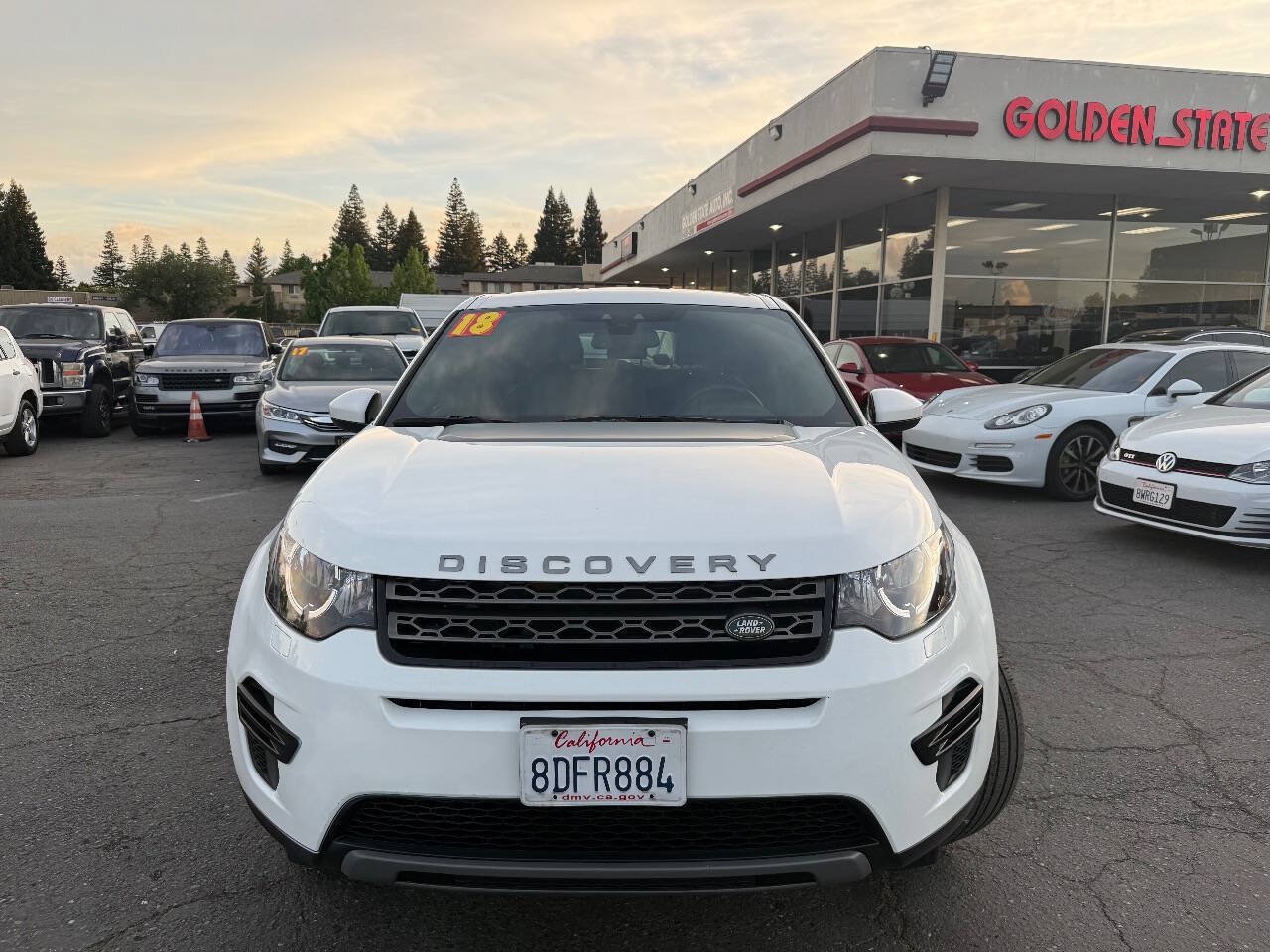 Used 2018 Land Rover Discovery Sport SE AWD/4WD image 3