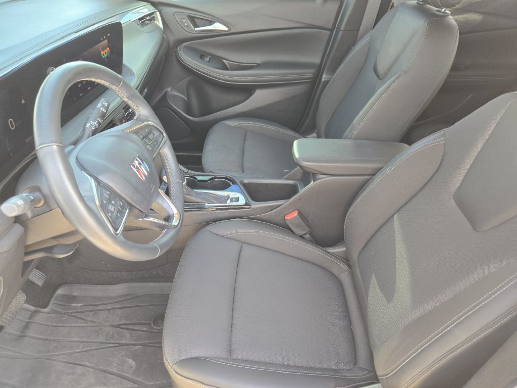 Used 2024 Buick Encore GX Preferred w/ Comfort Package FWD image 8