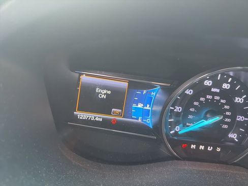 Used 2016 Ford Explorer XLT w/ Equipment Group 201A image 13