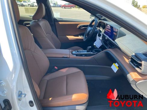 New 2026 Toyota Crown Signia AWD/4WD image 10