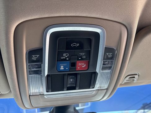 Used 2020 RAM 1500 Laramie AWD/4WD image 40