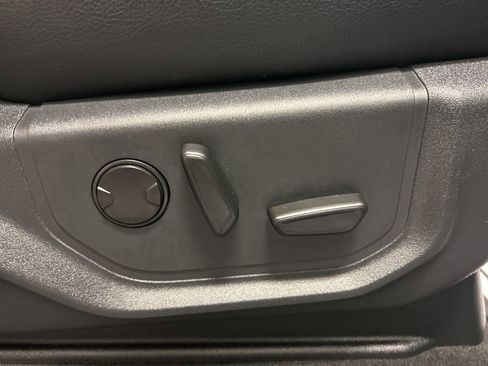 Used 2022 Ford F250 Lariat w/ Black Appearance Package image 42