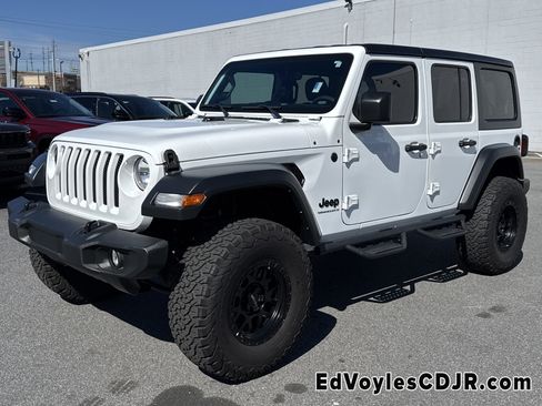 Used 2023 Jeep Wrangler Sport S image 8