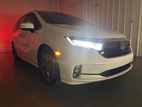 Used 2022 Honda Odyssey Elite image 8