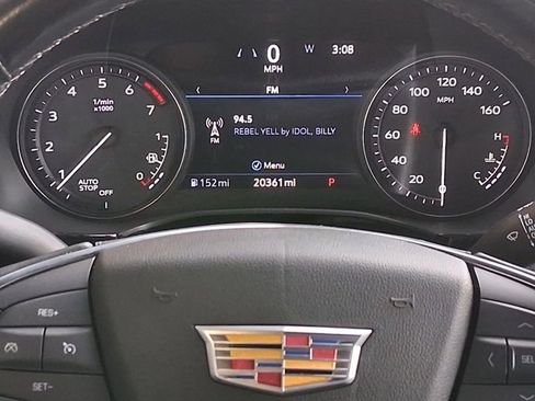Used 2022 Cadillac XT5 Premium Luxury w/ Technology Package image 9