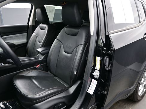 Used 2022 Jeep Compass Latitude image 12