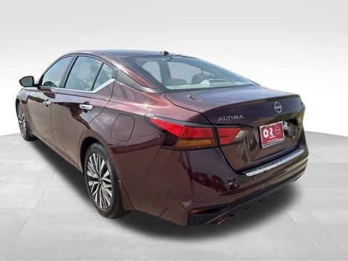 Used 2023 Nissan Altima 2.5 SV w/ SV Premium Package FWD image 7