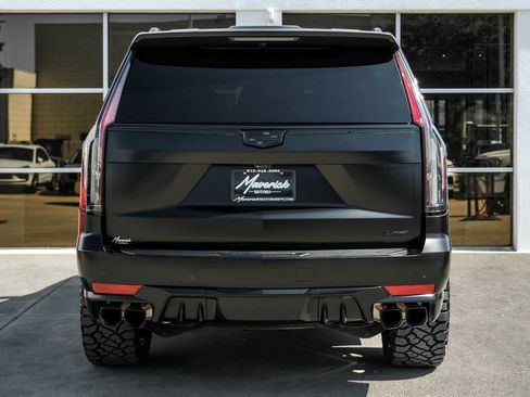 Used 2024 Cadillac Escalade V w/ LPO, ONYX Package AWD/4WD image 10
