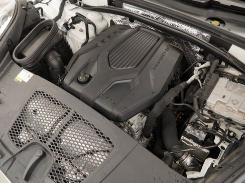 Used 2023 Porsche Macan image 55