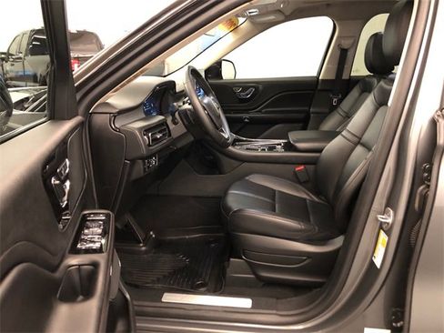 Used 2023 Lincoln Aviator AWD w/ Premium Package image 29