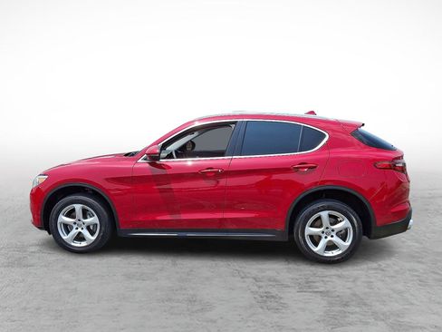 Used 2020 Alfa Romeo Stelvio image 2
