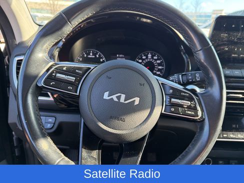 Used 2022 Kia Seltos EX image 11