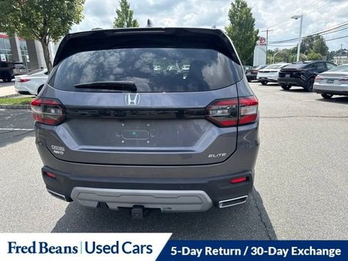 Used 2025 Honda Pilot Elite image 11