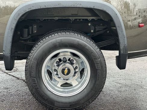 Used 2022 Chevrolet Silverado 3500 LTZ w/ LTZ Convenience Package image 34