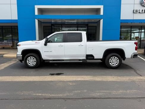 Used 2024 Chevrolet Silverado 2500 LT AWD/4WD image 1